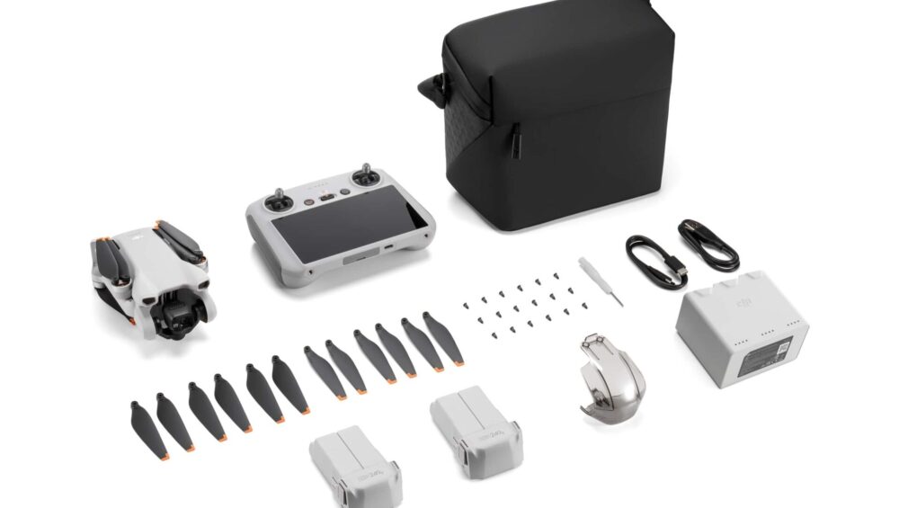 DJI Mini 3 Fly More Combo med DJI RC smartcontroller + GRATIS 2 stk. valgfri bøger om droner