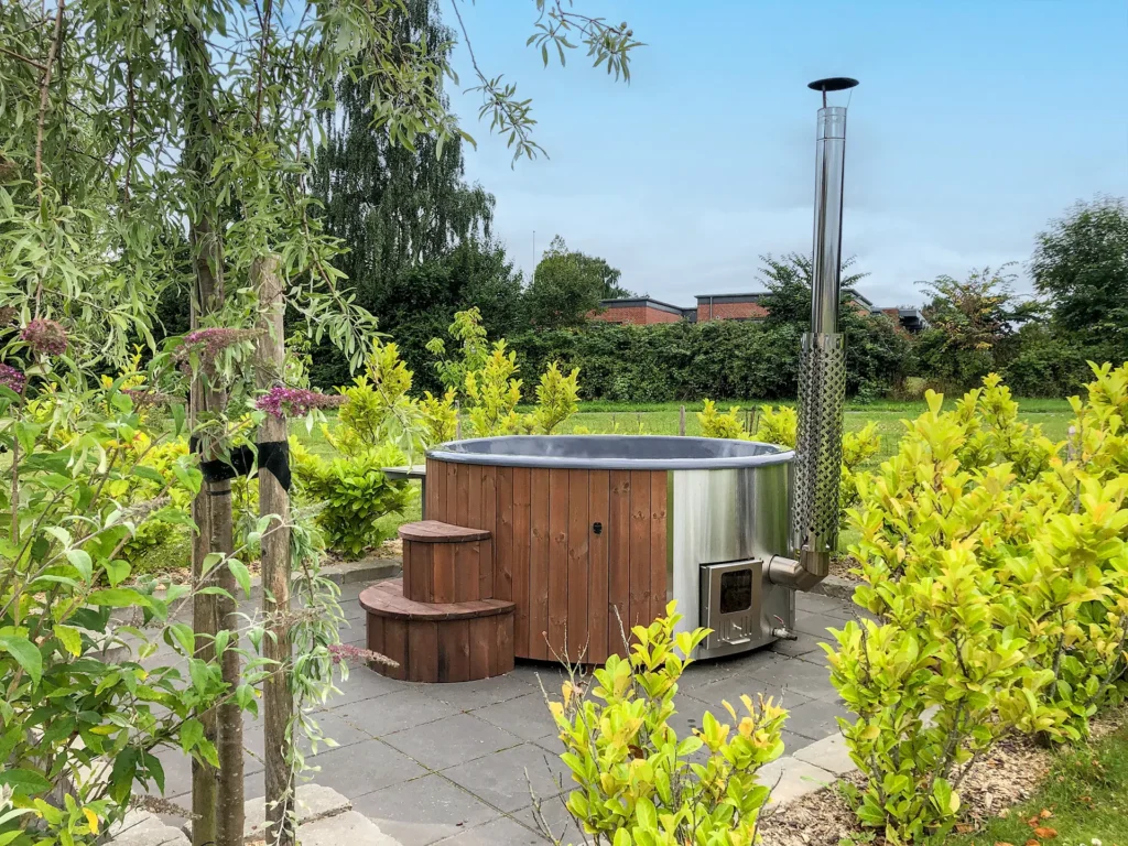 Deluxe vildmarksbad i glasfiber og thermowood