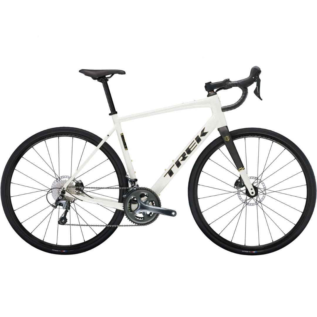 Trek Domane AL 4 Gen 4 – Era White Test og Anmeldelse 2026