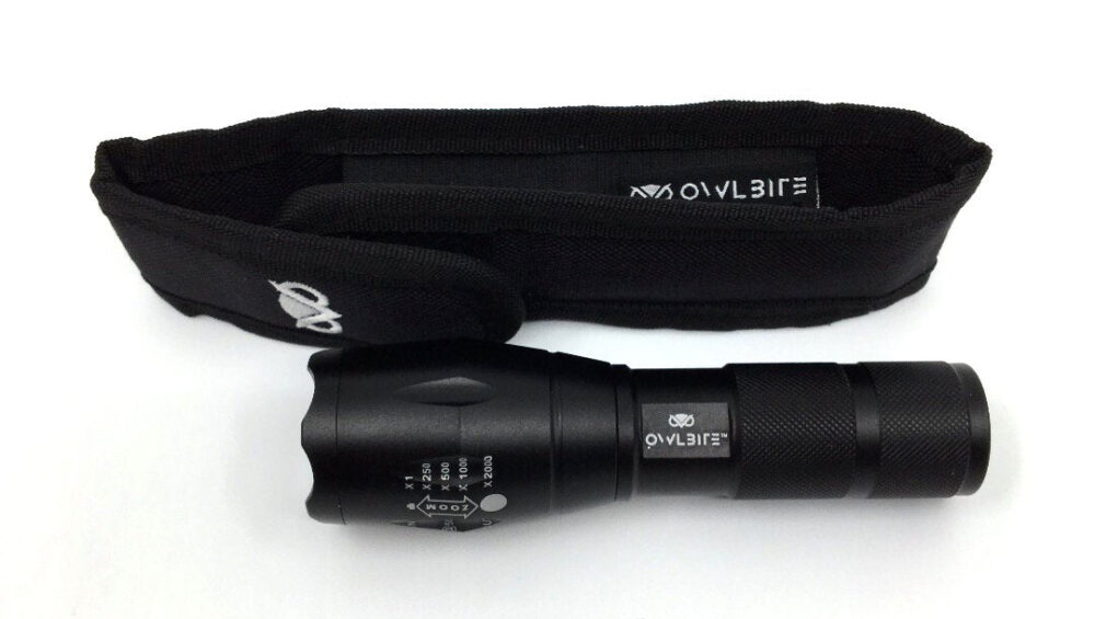 Lommelygte: Kraftig 1000 Lumen LED fra OwlBite med hylster - Bedst i militær-test