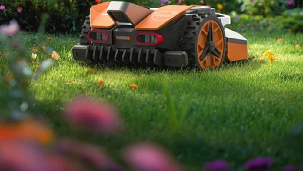 Worx Landroid Vision M600 robotplæneklipper klipper græs i blomstrende have